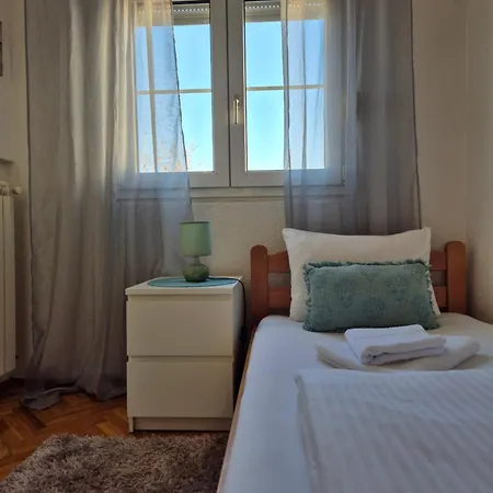 Sweet House Parlament Apartment Belgrade